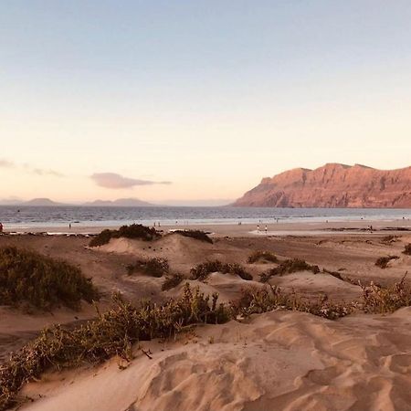 Casa Bianca Caleta De Famara Hotel ภายนอก รูปภาพ